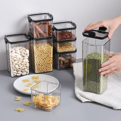 Kitchen Sealed Storage Containers (multiple sizes)